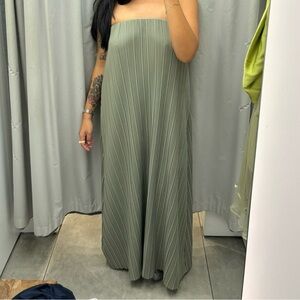 Pleated sage green maxi tube dress oak and fort Large